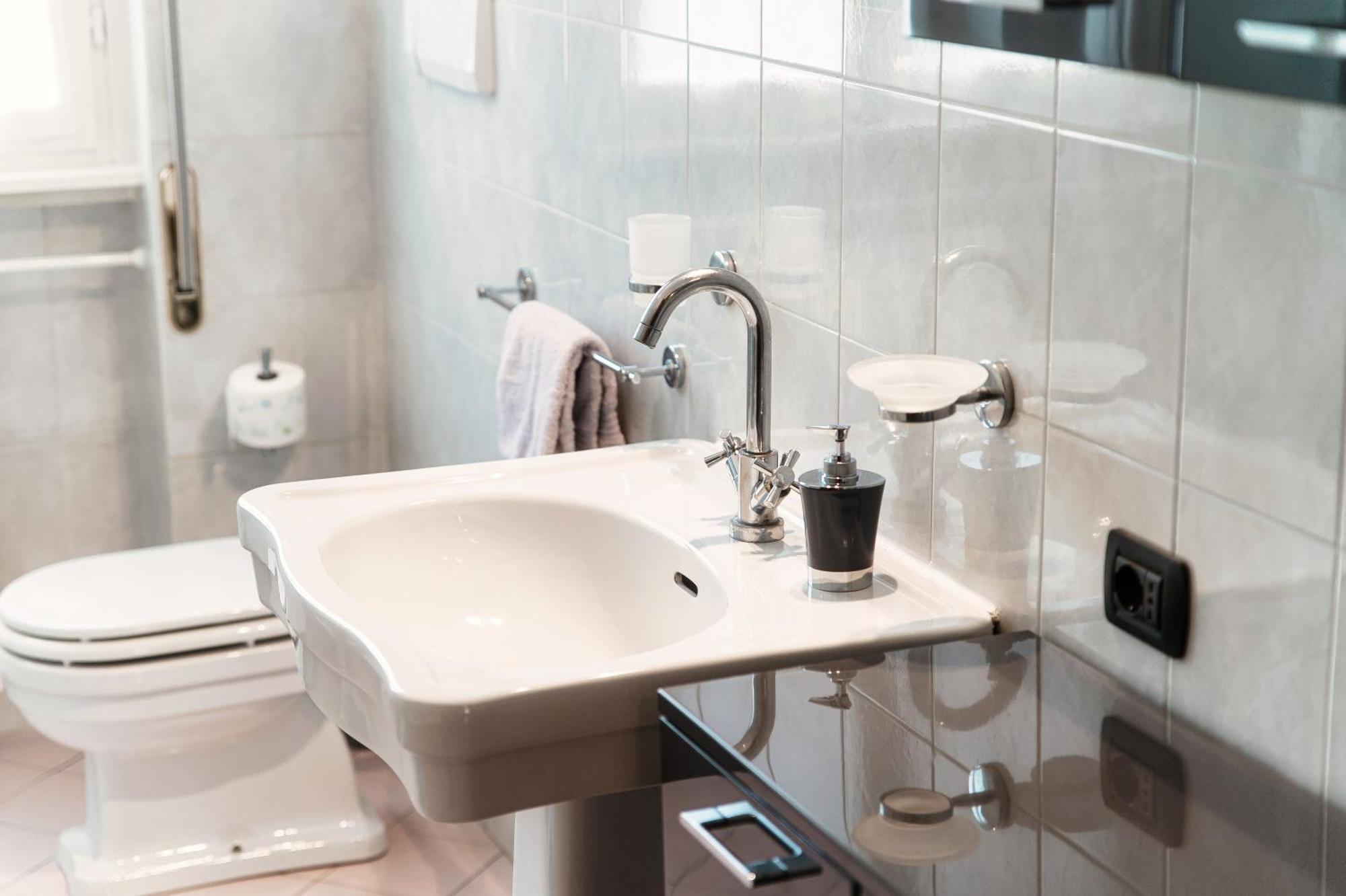 Vista Lario Apartment - Aqua Apartments Чернобио Екстериор снимка